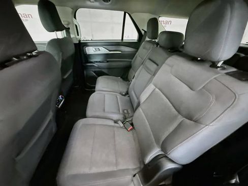 Used 2025 Ford Explorer Active AWD/4WD image 24