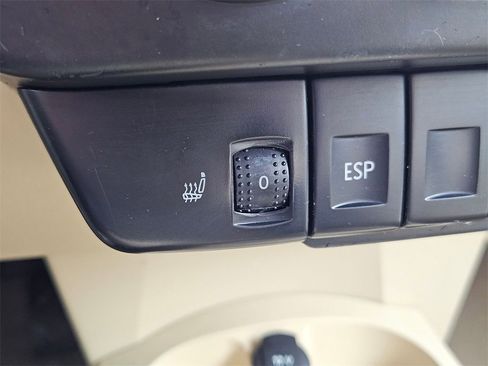 Used 2007 Volkswagen Beetle Convertible w/ Package 2 image 26