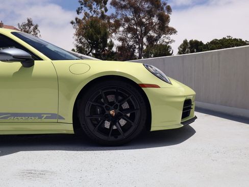 Certified 2025 Porsche 911 Carrera T RWD image 11