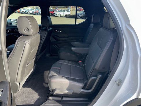 Used 2023 Chevrolet Traverse RS image 10
