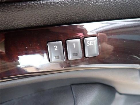 Used 2011 INFINITI G37 x w/ Premium Pkg image 13