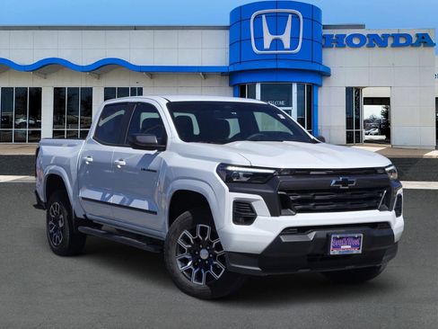 Used 2024 Chevrolet Colorado LT w/ LT Convenience Package III image 1