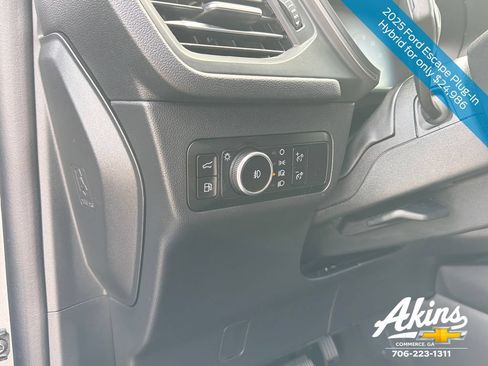 Used 2025 Ford Escape SE FWD image 15