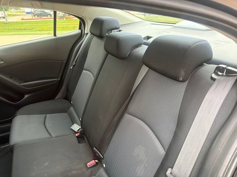 Used 2016 MAZDA MAZDA3 i Sport FWD image 19