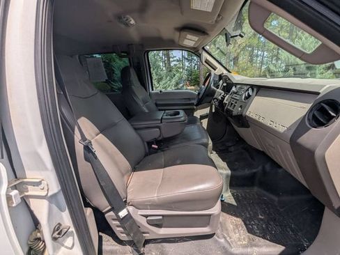 Used 2010 Ford F250 XL AWD/4WD image 13