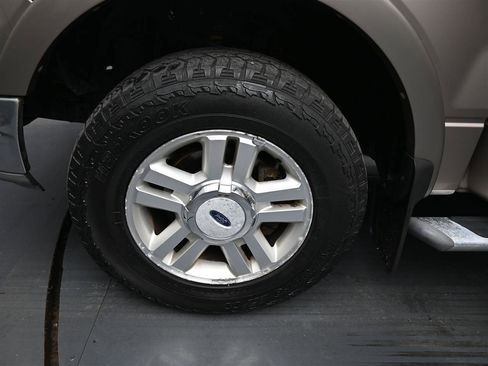 Used 2004 Ford F150 Lariat image 16