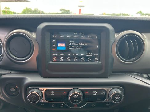 Used 2021 Jeep Wrangler Unlimited Sport AWD/4WD image 18