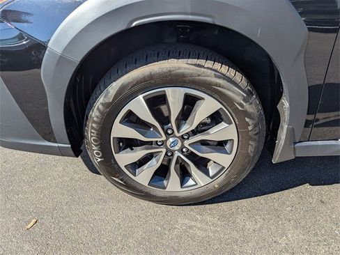Used 2025 Subaru Outback Limited image 27
