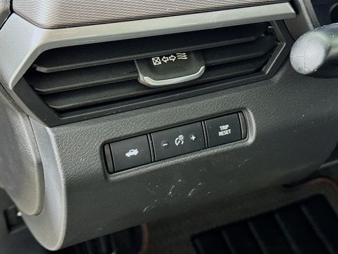 Used 2025 Nissan Altima 2.5 SR image 13