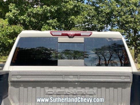 Used 2023 GMC Sierra 2500 Denali w/ Denali Ultimate Package image 16