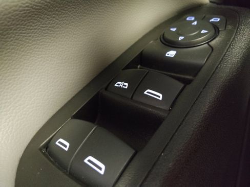 Used 2022 Chevrolet Equinox LS AWD/4WD image 27