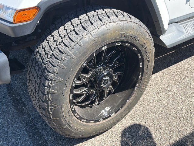 Used 2019 Jeep Wrangler Unlimited Sahara w/ Safety Group AWD/4WD image 5