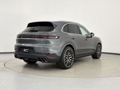 Certified 2025 Porsche Cayenne S AWD/4WD image 9
