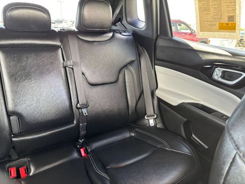 Used 2025 Jeep Compass Limited AWD/4WD image 38