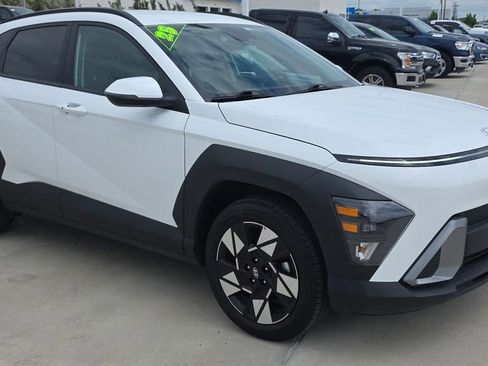 Used 2025 Hyundai Kona SEL FWD image 7