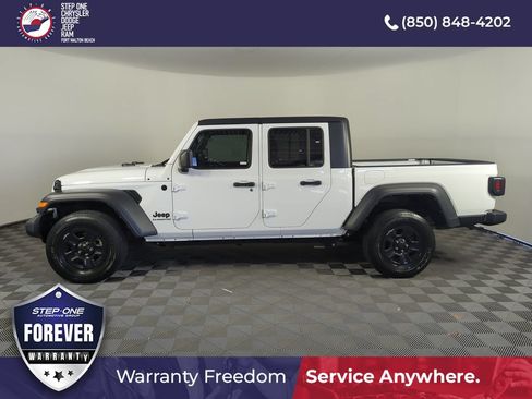 Used 2021 Jeep Gladiator Sport w/ Trailer Tow Package AWD/4WD image 3