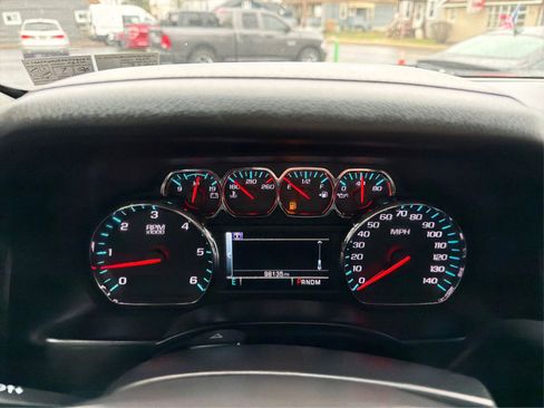 Used 2016 Chevrolet Suburban LT image 15