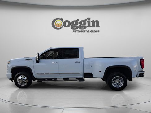 New 2026 Chevrolet Silverado 3500 High Country w/ High Country Premium Package image 3