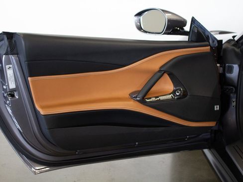 Used 2021 Ferrari 812 GTS image 17