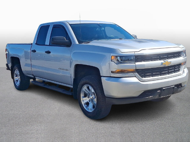 Used 2016 Chevrolet Silverado 1500 Custom w/ Custom Convenience Package AWD/4WD image 3