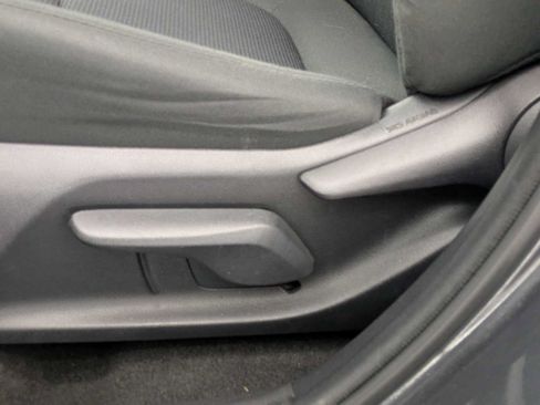 Used 2020 Toyota RAV4 LE w/ All Weather Liner Package AWD/4WD image 19