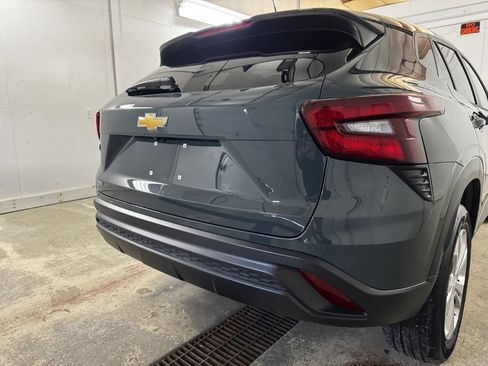 Used 2025 Chevrolet Trax LS image 9