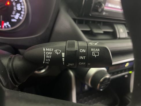 Used 2021 Toyota RAV4 XLE FWD image 63