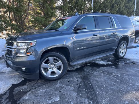 Used 2019 Chevrolet Suburban LT image 5