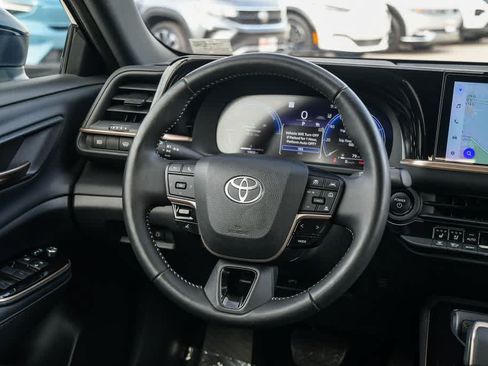 Used 2026 Toyota Crown AWD/4WD image 12
