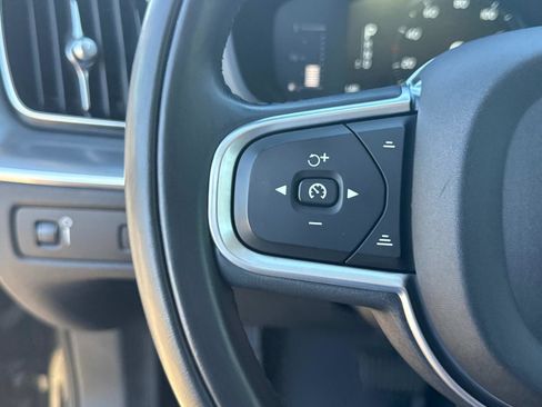 Used 2019 Volvo XC60 T5 Momentum w/ Premium Package image 29