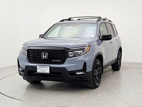 Used 2025 Honda Passport Black Edition image 1