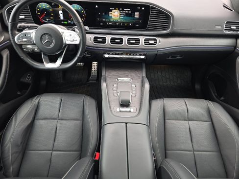 Used 2023 Mercedes-Benz GLS 580 4MATIC image 13