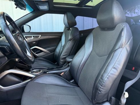 Used 2016 Hyundai Veloster w/ Option Group 03 FWD image 12