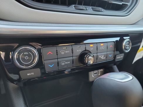 New 2026 Jeep Compass Limited image 22