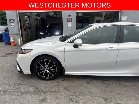 Used 2024 Toyota Camry SE w/ Convenience Package FWD image 8