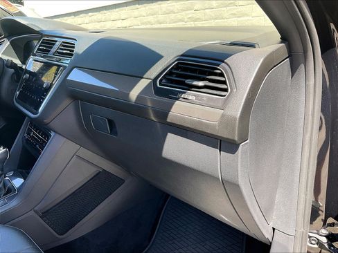 Certified 2023 Volkswagen Tiguan SE R-Line FWD image 16