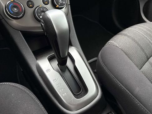 Used 2020 Chevrolet Sonic LT w/ Convenience Package image 28