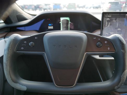 Used 2022 Tesla Model S image 24