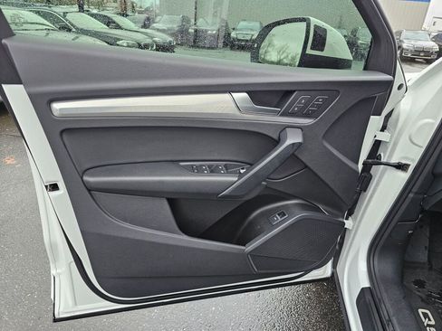 Used 2020 Audi Q5 2.0T Premium w/ Titanium Sport Package image 26