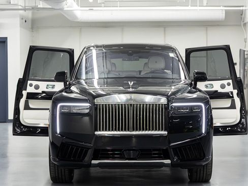 New 2026 Rolls-Royce Cullinan AWD/4WD image 26