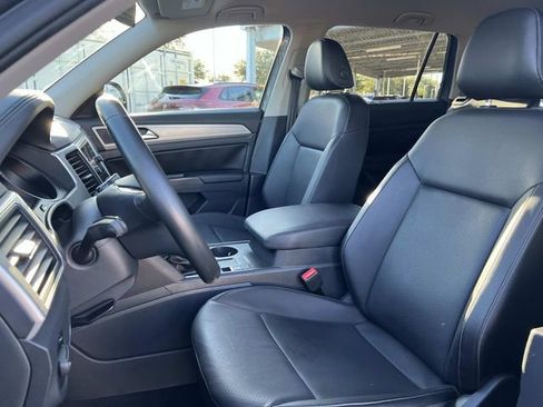 Used 2019 Volkswagen Atlas SE w/ Towing Package image 11