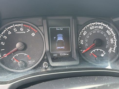 Used 2023 Toyota Tacoma SR AWD/4WD image 12