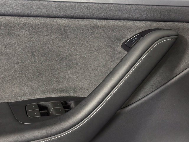 Used 2024 Tesla Model Y Long Range RWD image 16