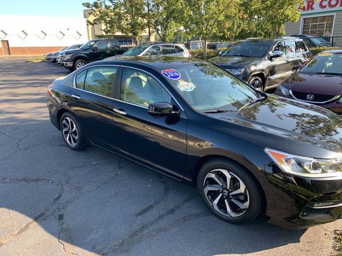 Used 2016 Honda Accord EX-L image 2