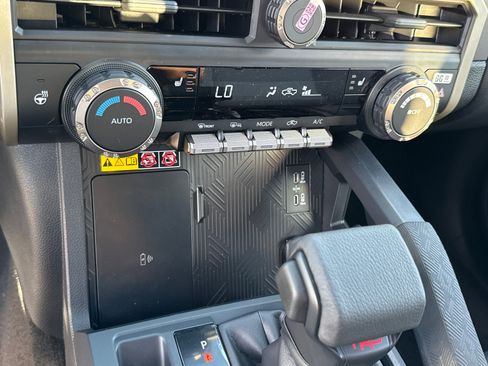 New 2025 Toyota Tacoma TRD Off-Road image 31