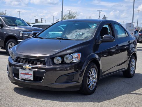Used 2014 Chevrolet Sonic LS FWD image 5