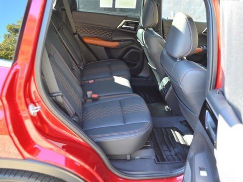 Used 2023 Mitsubishi Outlander SEL image 37