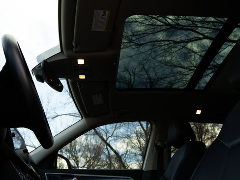 Used 2020 Volkswagen Atlas SE image 32