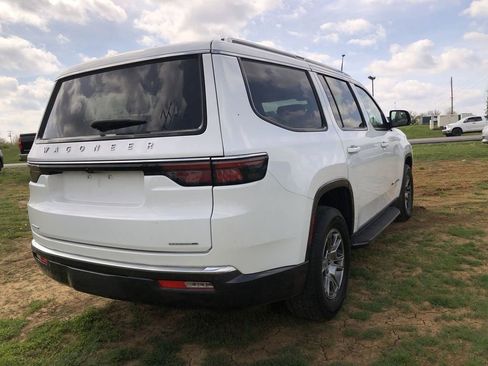 Used 2022 Jeep Wagoneer Series I AWD/4WD image 13