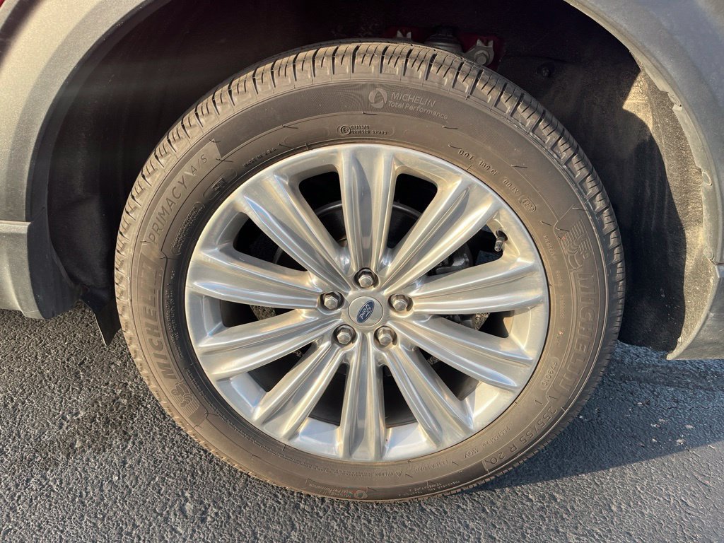 Used 2022 Ford Explorer Limited w/ Equipment Group 301A AWD/4WD image 10